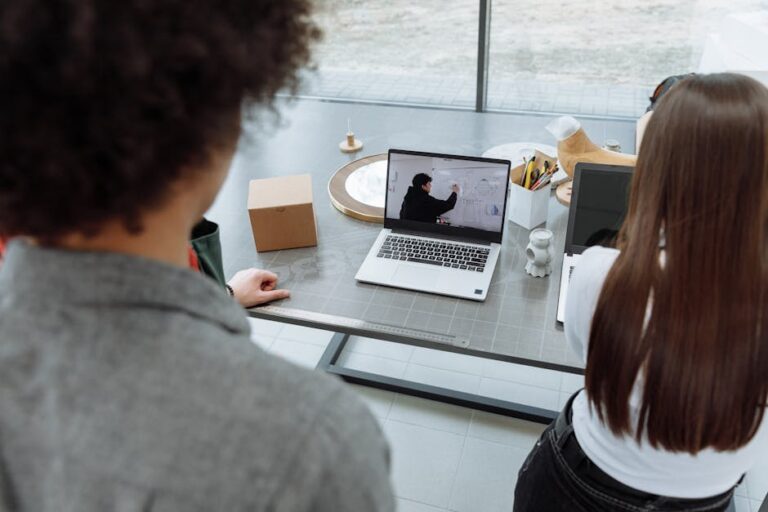 The Future of Work: How AI Tools Are Shaping Remote Team Collaboration and Communication - blog article