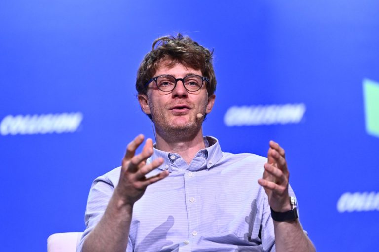 AI-Powered Self-Building Models: A New Era in Technology