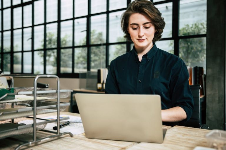 Maximizing Your Job Opportunities: 5 AI-Based Tools Every UK Job Seeker Should Use